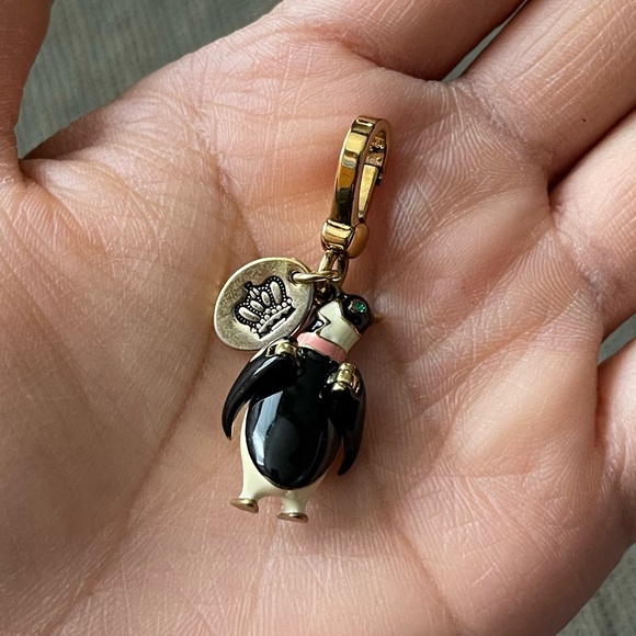 Ultra Rare Juicy Couture Limited Edition 2008 Golden Penguin Charm EUC - Picture 6 of 6